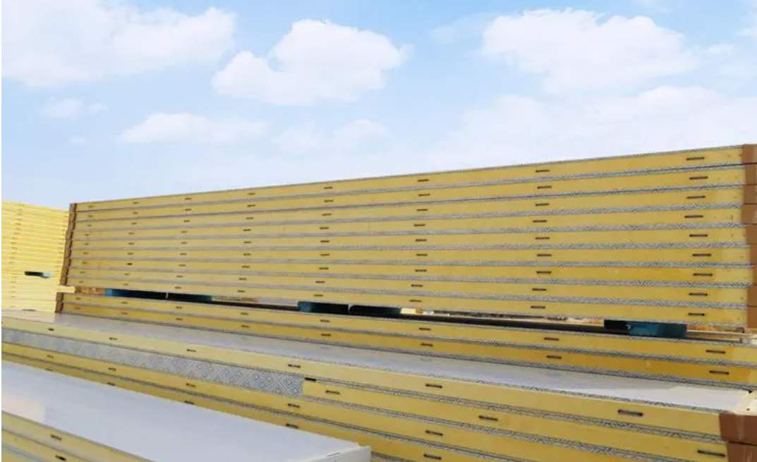 冷庫(kù)板通常是用什么材質(zhì)做的